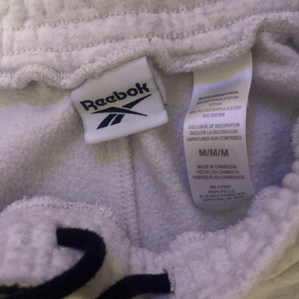 Men’s Reebok sweatpants - Picture 2 of 4